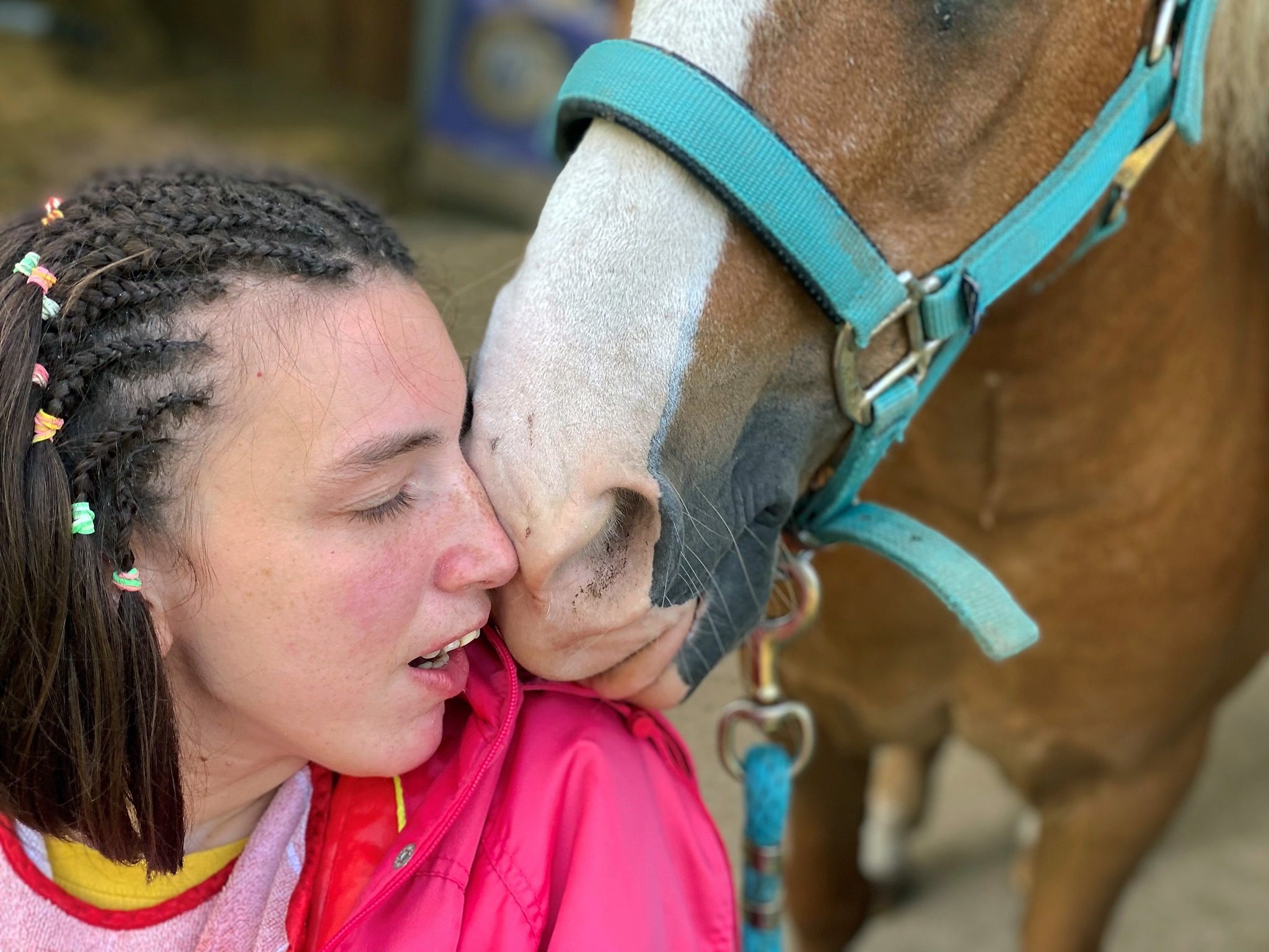 Laurane une résidente avec un cheval